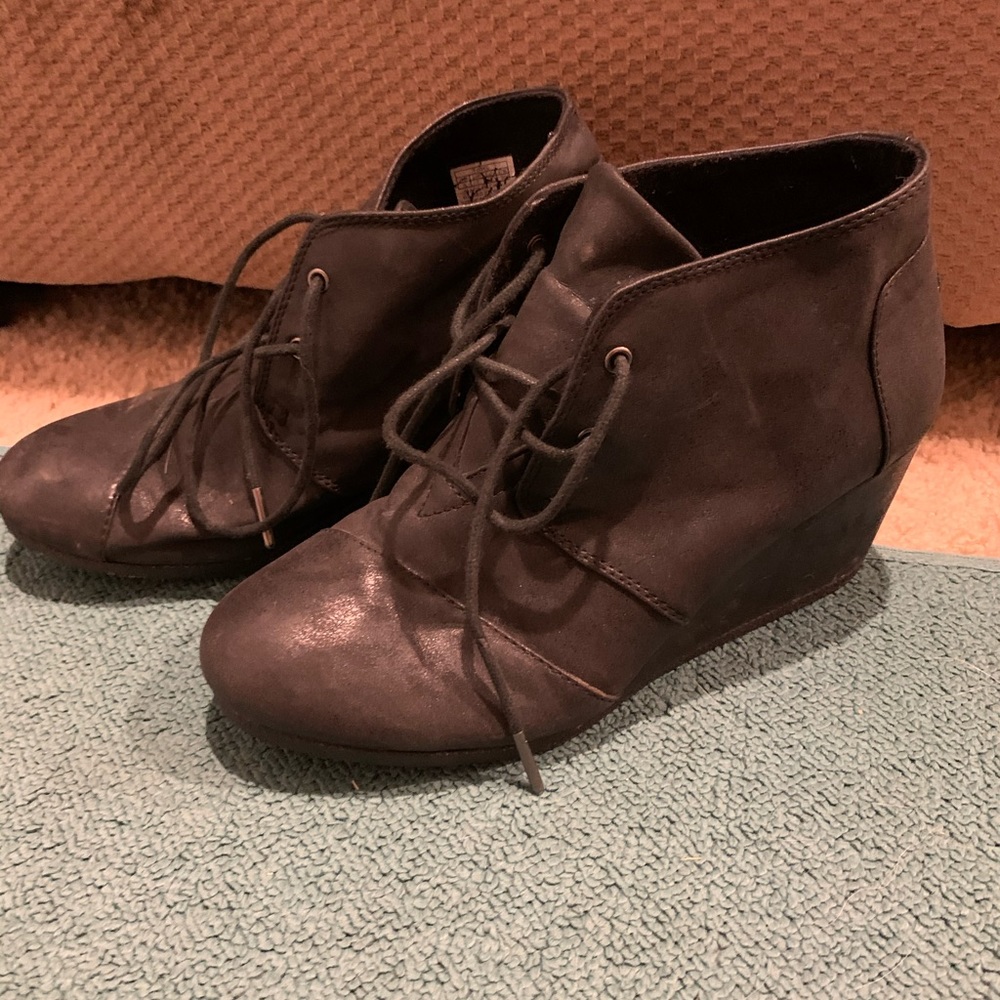 Black Metallic Toms
